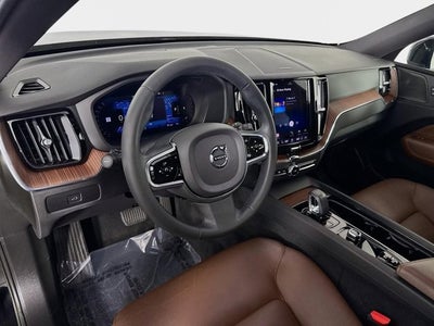 2023 Volvo XC60 Plus Bright Theme