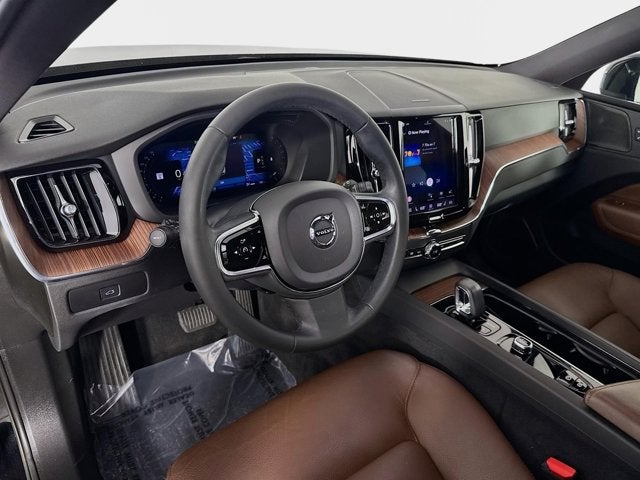 2023 Volvo XC60 Plus Bright Theme