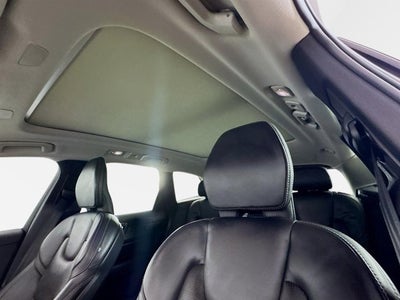 2023 Volvo XC60 Ultimate Bright Theme