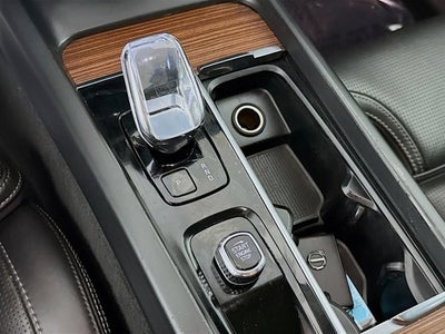 2023 Volvo XC60 Ultimate Bright Theme