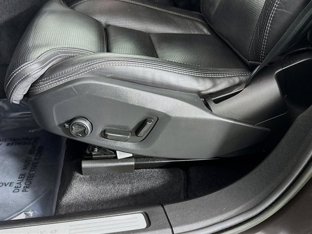 2023 Volvo XC60 Ultimate Bright Theme