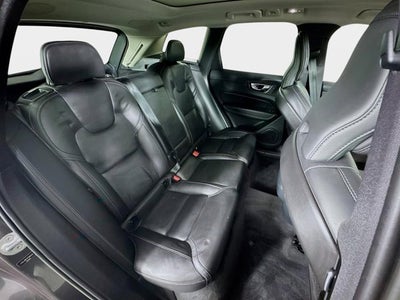 2023 Volvo XC60 Ultimate Bright Theme