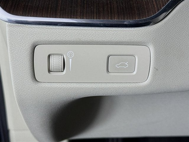 2022 Volvo XC60 Momentum