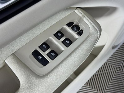 2022 Volvo XC60 Momentum