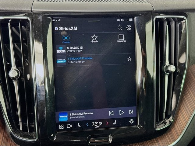 2024 Volvo XC60 Plus Dark Theme