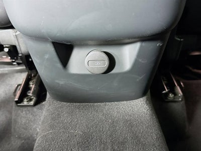 2024 Volvo XC60 Plus Dark Theme