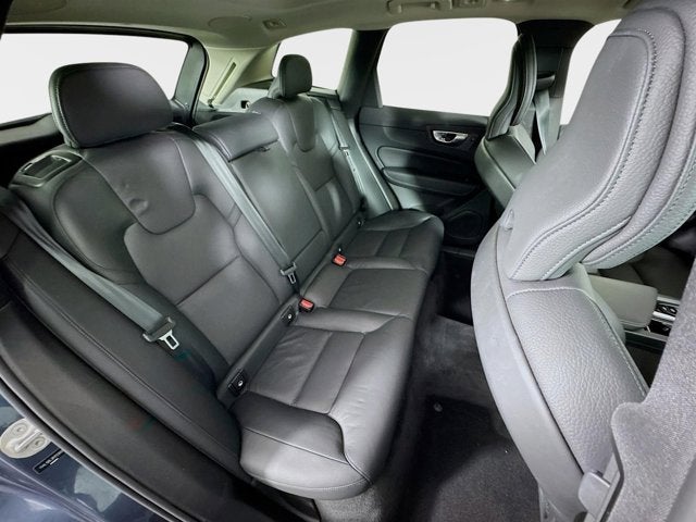 2024 Volvo XC60 Plus Dark Theme