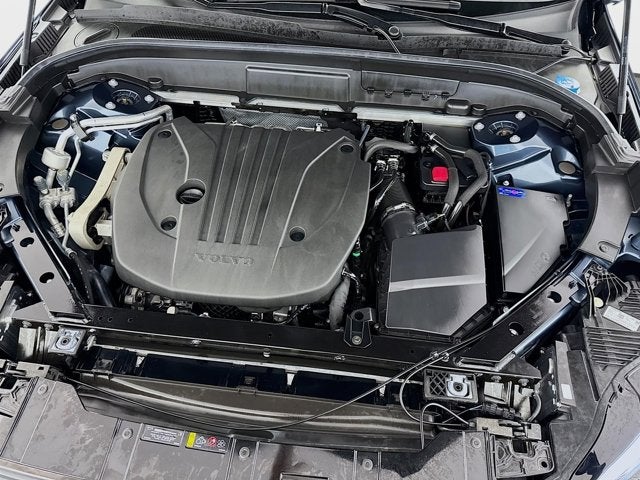 2024 Volvo XC60 Plus Dark Theme