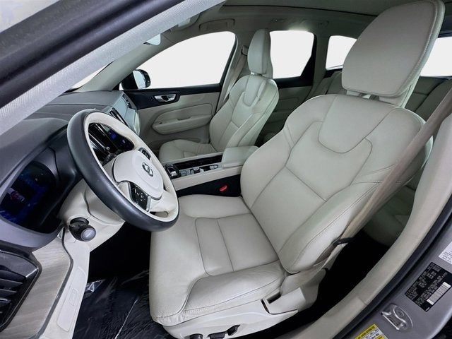 2023 Volvo XC60 Plus Dark Theme