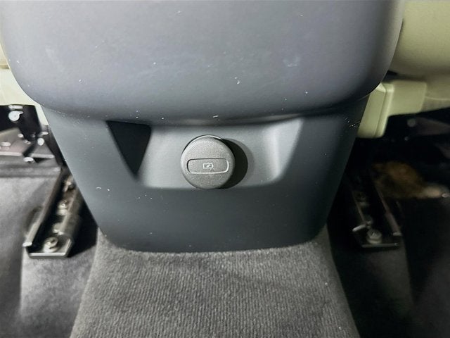 2023 Volvo XC60 Plus Dark Theme