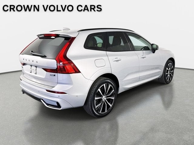 2023 Volvo XC60 Plus Dark Theme