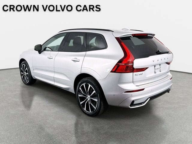 2023 Volvo XC60 Plus Dark Theme