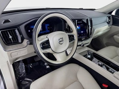 2023 Volvo XC60 Plus Dark Theme