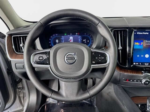 2024 Volvo XC60 Plus Dark Theme