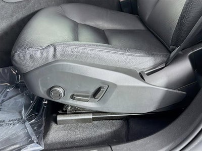 2024 Volvo XC60 Plus Dark Theme