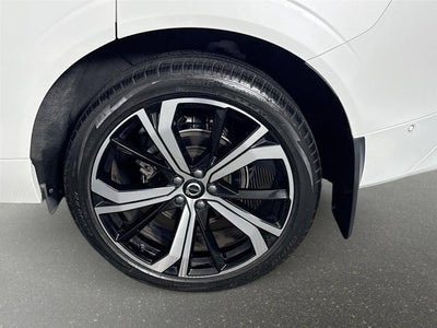 2024 Volvo XC60 Ultimate Dark Theme