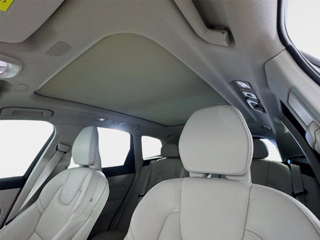 2024 Volvo XC60 Ultimate Dark Theme