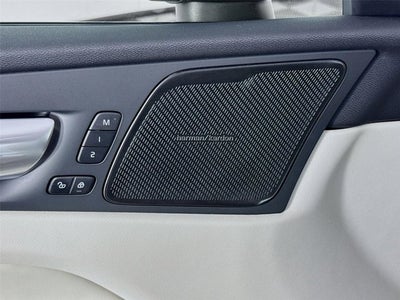 2024 Volvo XC60 Ultimate Dark Theme
