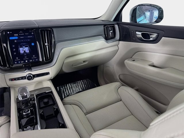 2024 Volvo XC60 Ultimate Dark Theme
