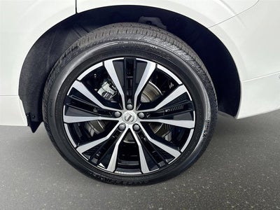 2024 Volvo XC60 Ultimate Dark Theme