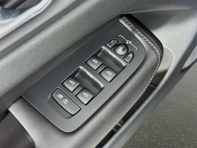 2023 Volvo XC60 Plus Bright Theme