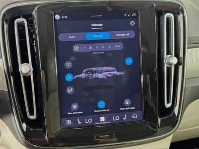 2023 Volvo XC40 Plus Bright Theme
