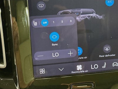 2023 Volvo XC40 Plus Bright Theme