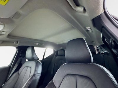 2023 Volvo XC40 Plus Bright Theme