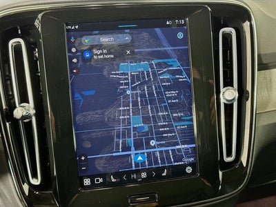 2023 Volvo XC40 Plus Bright Theme