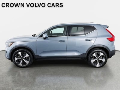 2023 Volvo XC40 Plus Bright Theme