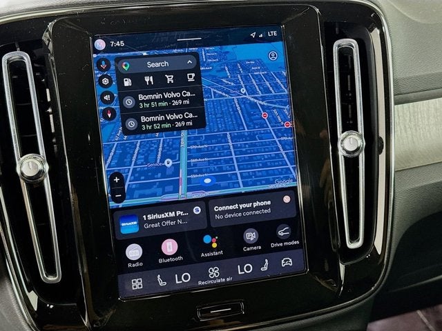 2023 Volvo XC40 Plus Bright Theme