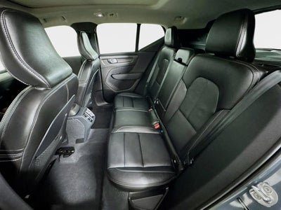2023 Volvo XC40 Plus Bright Theme