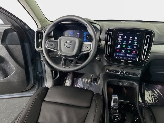 2023 Volvo XC40 Plus Bright Theme