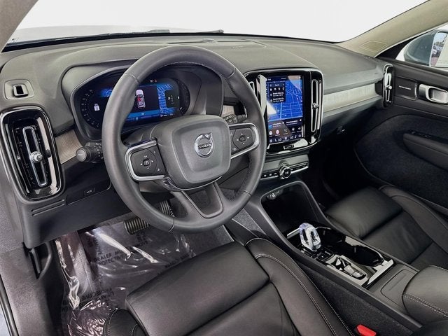 2023 Volvo XC40 Plus Bright Theme