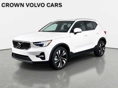 2023 Volvo XC40 Plus Bright Theme