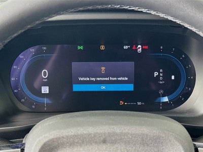 2023 Volvo XC40 Plus Bright Theme