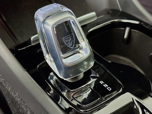 2023 Volvo XC40 Plus Bright Theme