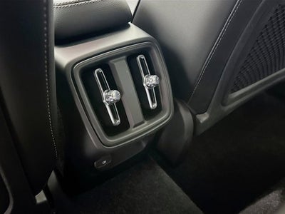 2023 Volvo XC40 Plus Bright Theme