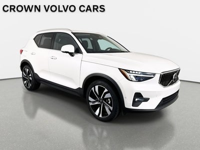 2023 Volvo XC40 Plus Bright Theme