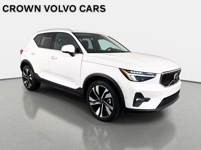 2023 Volvo XC40 Plus Bright Theme