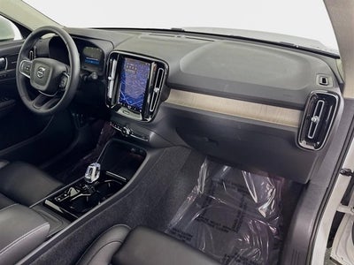 2023 Volvo XC40 Plus Bright Theme
