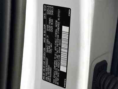 2023 Volvo XC40 Plus Bright Theme