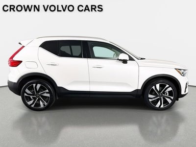 2023 Volvo XC40 Plus Bright Theme