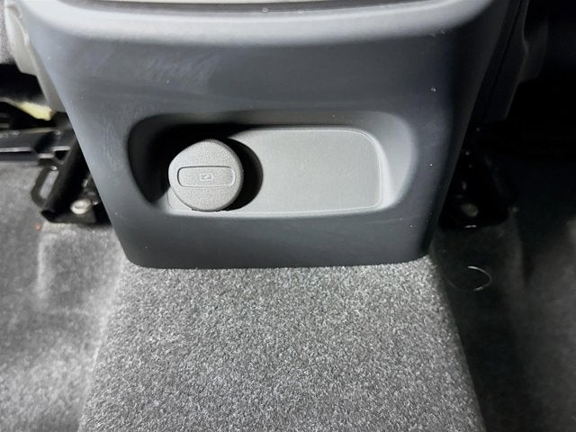 2024 Volvo XC40 Ultimate Bright Theme