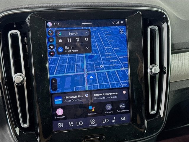 2023 Volvo XC40 Plus Bright Theme