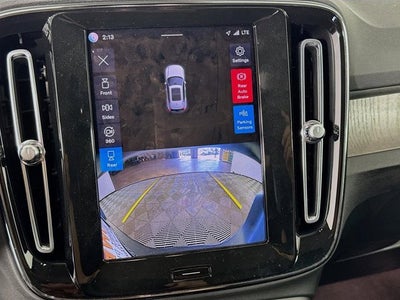 2023 Volvo XC40 Plus Bright Theme