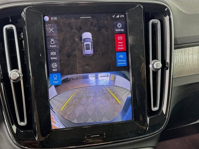 2023 Volvo XC40 Plus Bright Theme