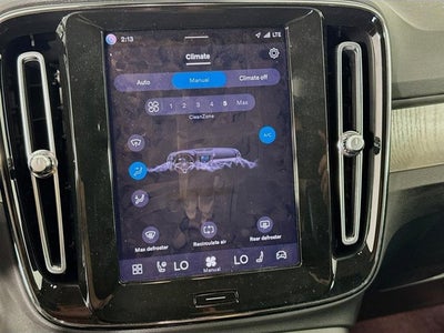 2023 Volvo XC40 Plus Bright Theme