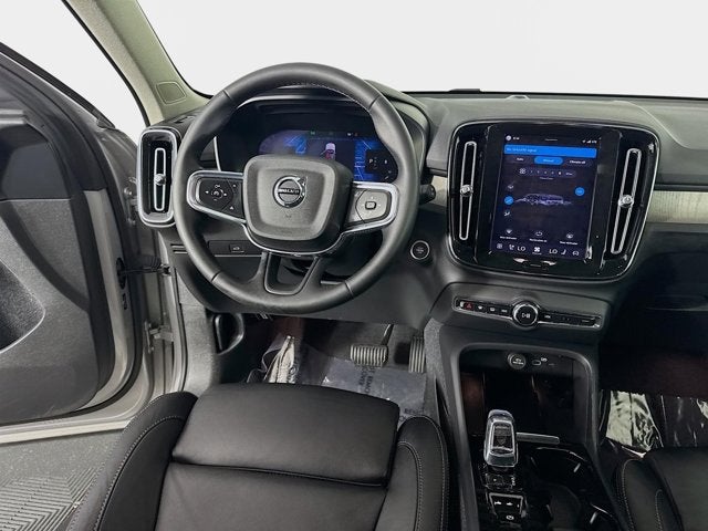 2023 Volvo XC40 Plus Bright Theme