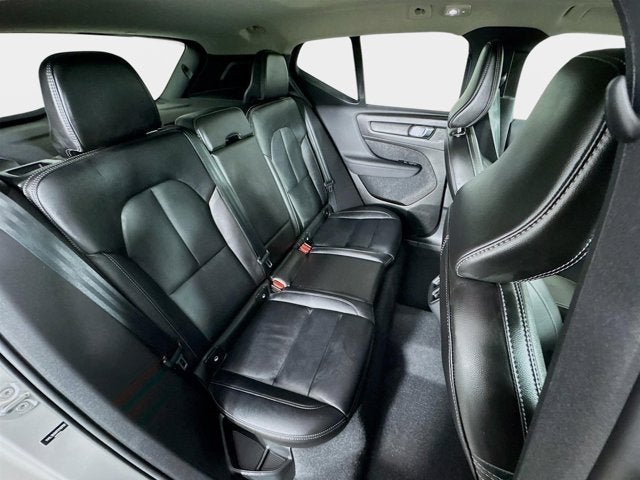 2023 Volvo XC40 Plus Bright Theme